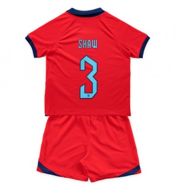 England Luke Shaw #3 babykläder Bortatröja barn VM 2022 Korta ärmar (+ Korta byxor)